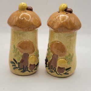Vintage Mushroom Salt & Pepper Shaker Set Ceramic MCM Arnels ??